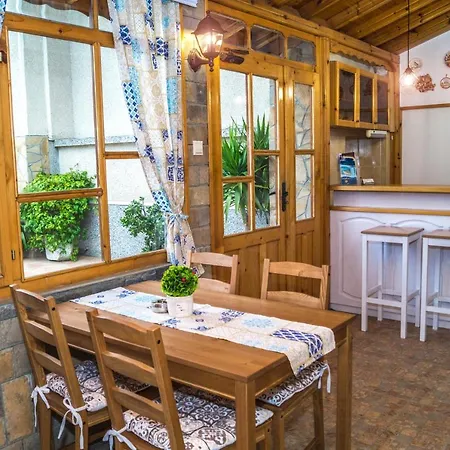 Chrystal بيت ضيافة ابزور