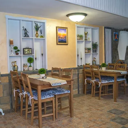 Chrystal بيت ضيافة 2*