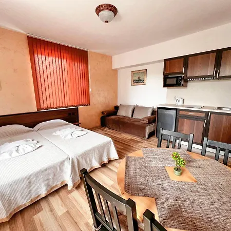 Chrystal Gæstehus 2*