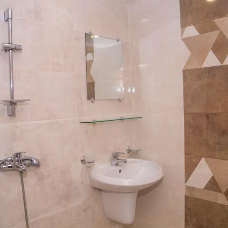 Guest house Chrystal 2*