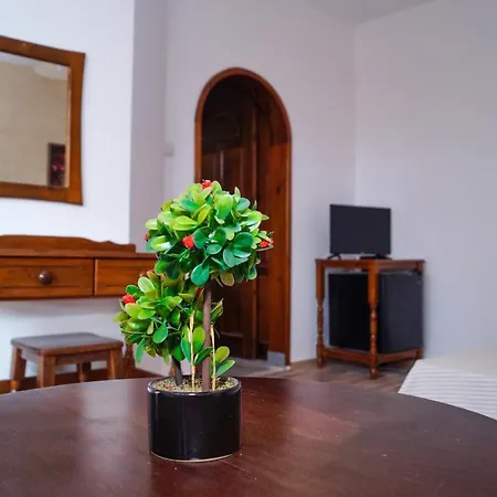 Chrystal Gæstehus 2*